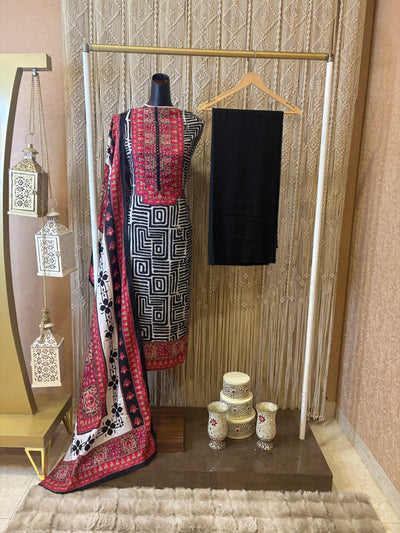 Elegant Muslin Suit